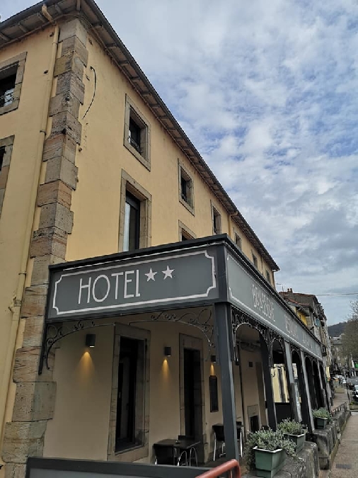 Hôtel Restaurant Le Pont Neuf