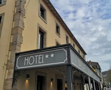 Hôtel Restaurant Le Pont Neuf