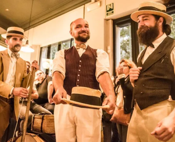 Trio Vocal : AQUELES