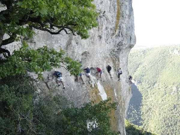 Roc et Canyon - Vallon des tyroliennes (Via Ferrata privée dans les Gorges de la Dourbie).